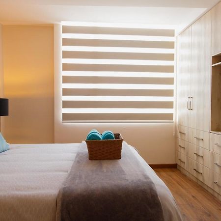Appartamento Wanderlot - Departamento Leganza - Penthouse Lujoso Riobamba Esterno foto